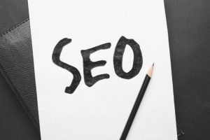 آموزش جذب مخاطب هدف: چکیده تجربیات نی‌نی‌سایت در سال 1404 – 9 گام طلایی